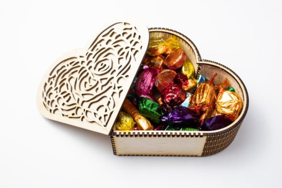 Heart-Shaped Chocolate Box Roses: A Designer Review